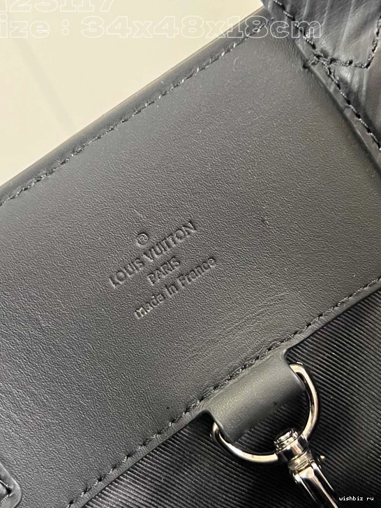 WIS VUITTON Maxi Sling LOUIS Noé 1031